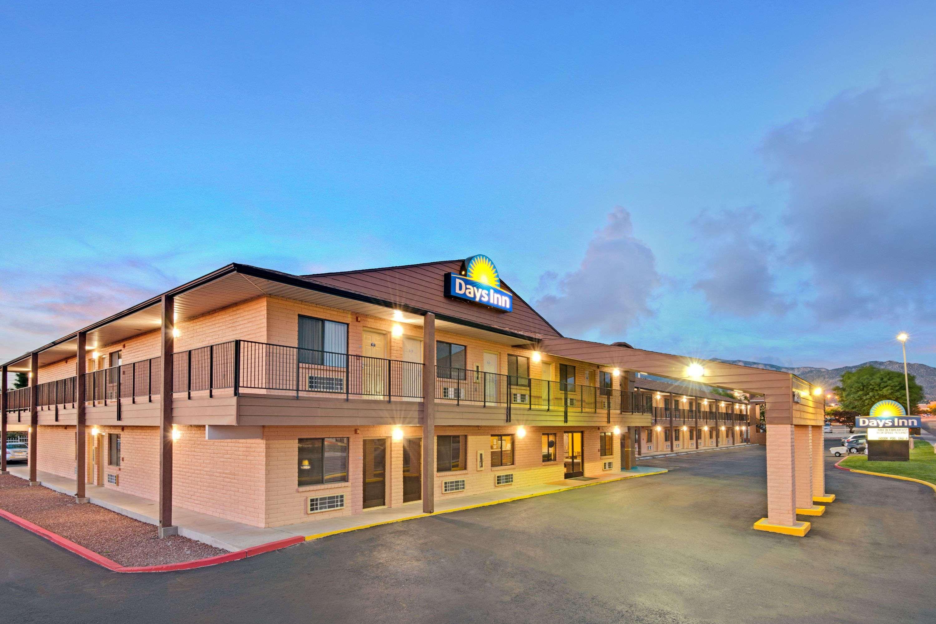 Days Inn By Wyndham East Albuquerque Eksteriør billede