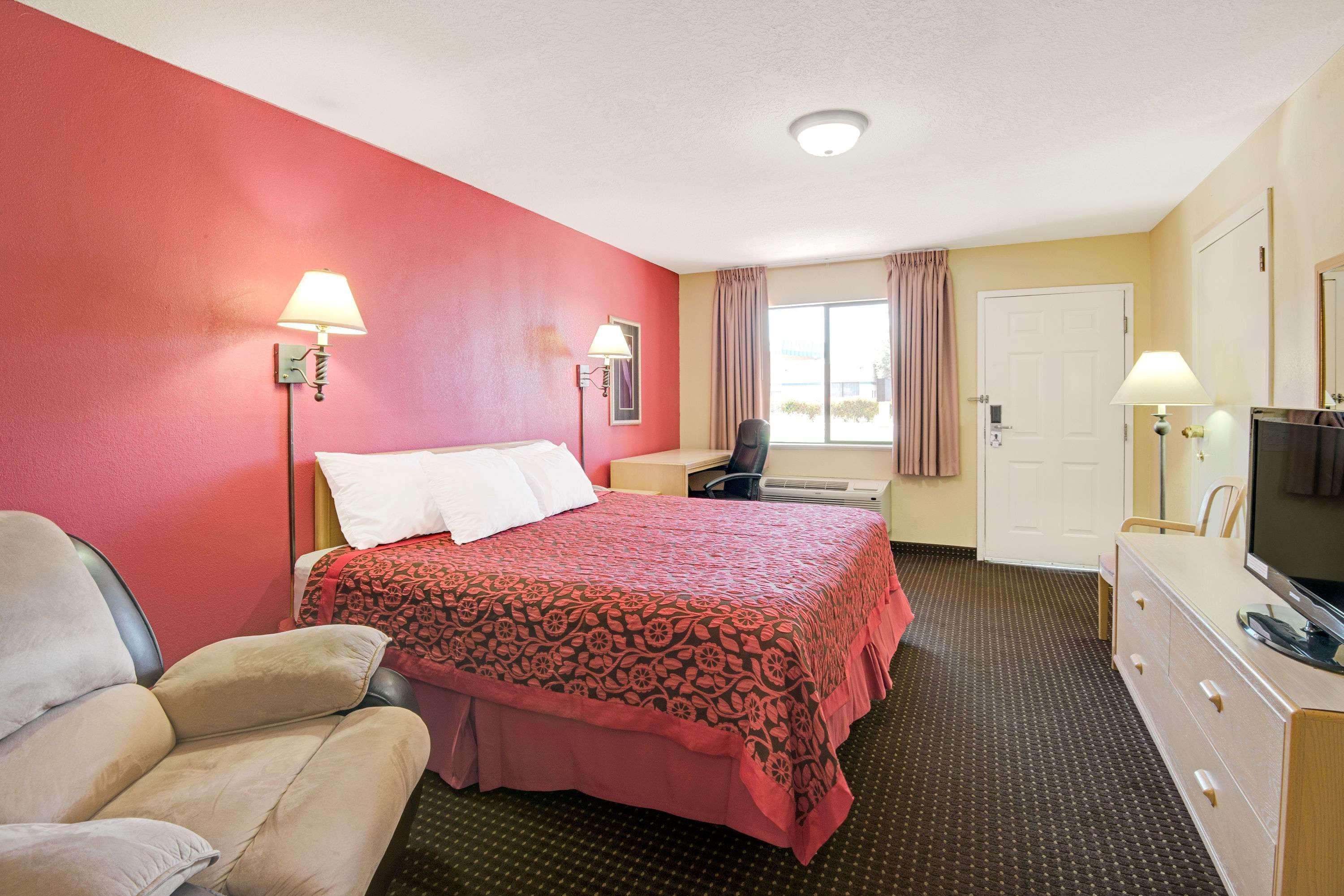 Days Inn By Wyndham East Albuquerque Eksteriør billede